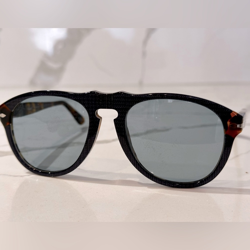 New without tags Unisex Persol sunglasses Polarized